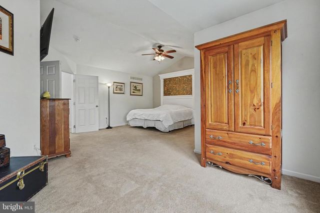 37 SADDLEVIEW DR, Royersford, PA 19468
