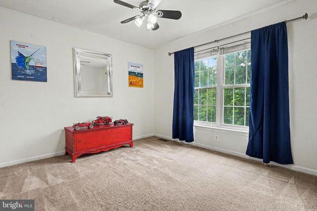 37 SADDLEVIEW DR, Royersford, PA 19468