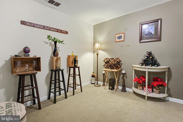 37 SADDLEVIEW DR, Royersford, PA 19468