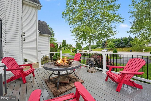 37 SADDLEVIEW DR, Royersford, PA 19468