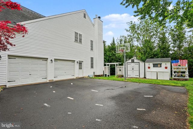 37 SADDLEVIEW DR, Royersford, PA 19468