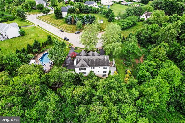 37 SADDLEVIEW DR, Royersford, PA 19468
