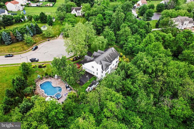 37 SADDLEVIEW DR, Royersford, PA 19468