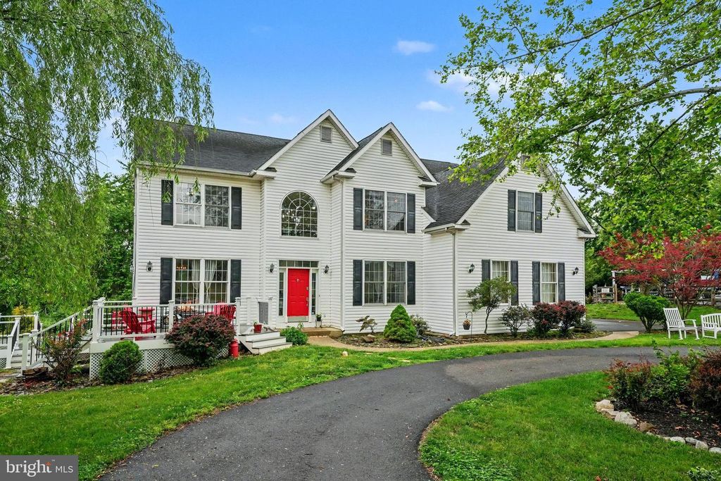 37 SADDLEVIEW DR, Royersford, PA 19468