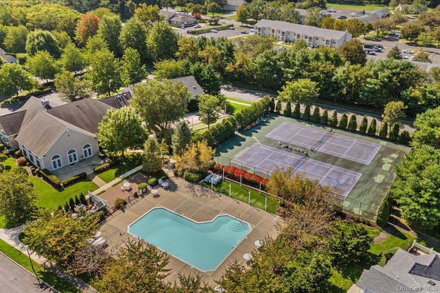 23 Goose Neck Lane, Riverhead, NY 11901