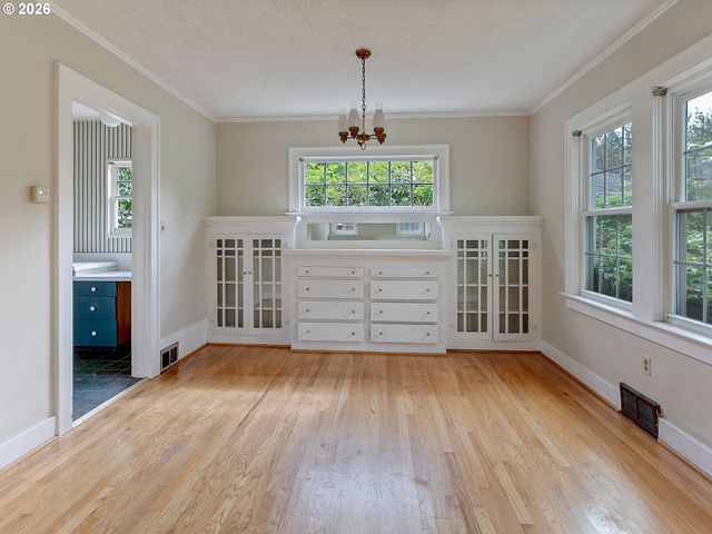 2721 Ne AINSWORTH St, Portland, OR 97211