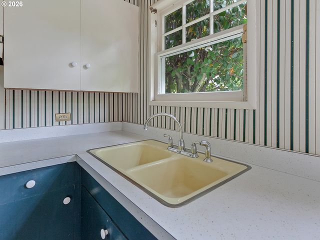 2721 Ne AINSWORTH St, Portland, OR 97211