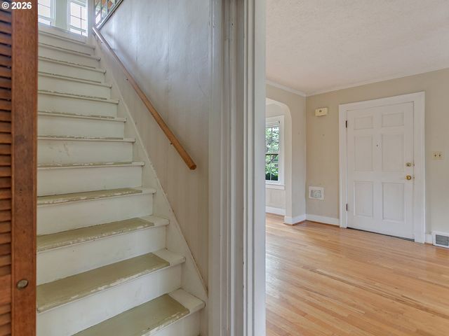 2721 Ne AINSWORTH St, Portland, OR 97211