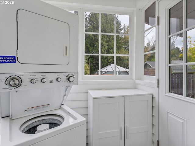 2721 Ne AINSWORTH St, Portland, OR 97211