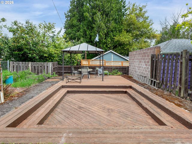 2721 Ne AINSWORTH St, Portland, OR 97211