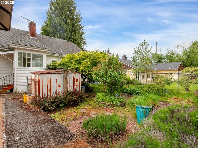 2721 Ne AINSWORTH St, Portland, OR 97211