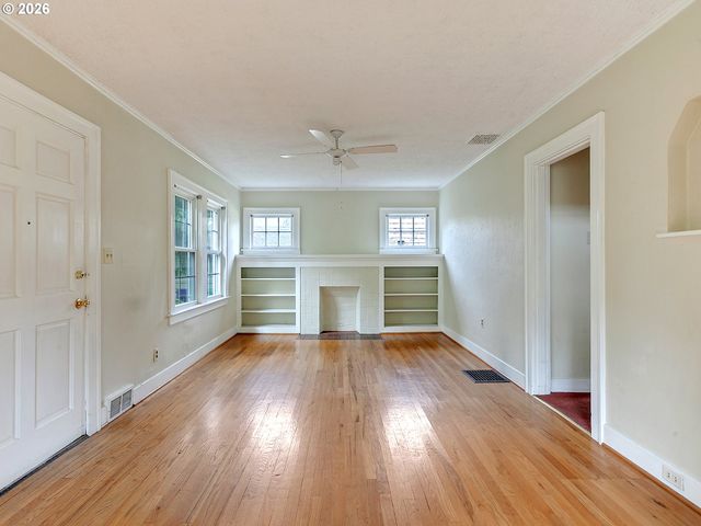 2721 Ne AINSWORTH St, Portland, OR 97211