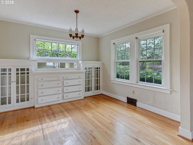2721 Ne AINSWORTH St, Portland, OR 97211