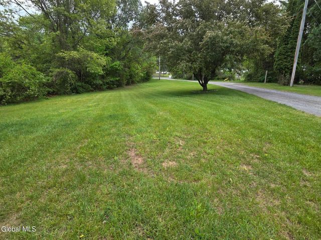 116 Clamsteam Road Apt 4, Halfmoon, NY 12065