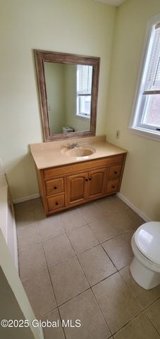116 Clamsteam Road Apt 4, Halfmoon, NY 12065
