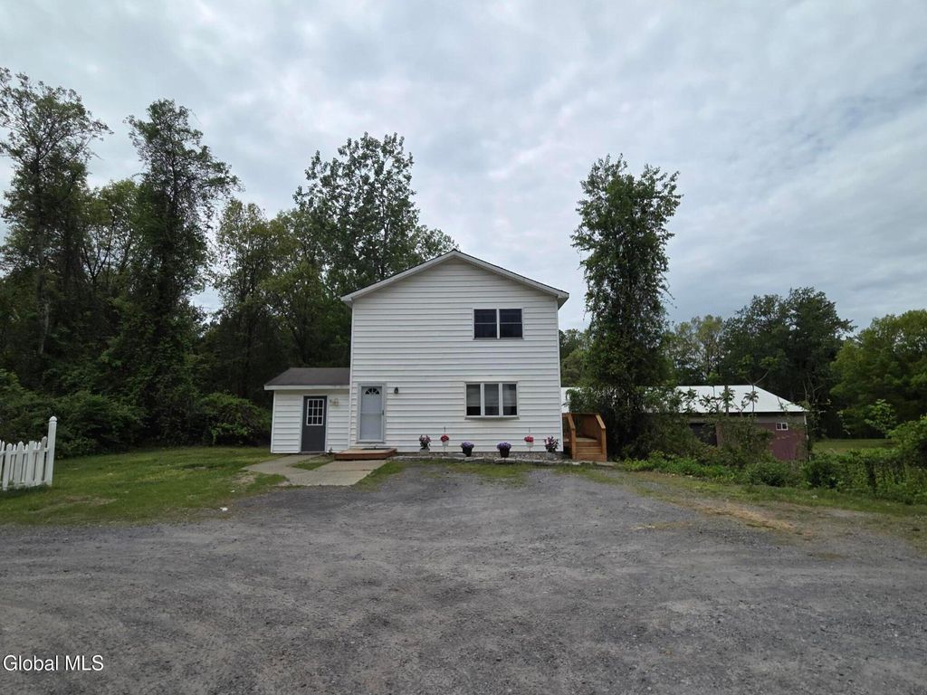116 Clamsteam Road Apt 4, Halfmoon, NY 12065