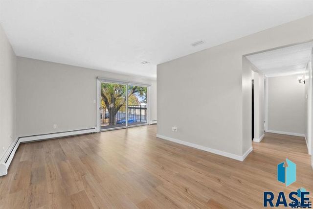 3556 S Gateway Blvd Boulevard 203, Sioux Falls, SD 57106