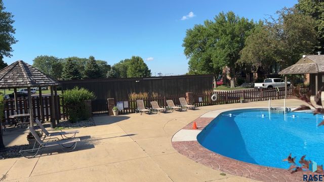 3556 S Gateway Blvd Boulevard 203, Sioux Falls, SD 57106