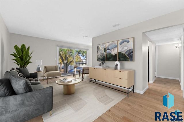 3556 S Gateway Blvd Boulevard 203, Sioux Falls, SD 57106