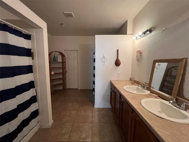 111 Mariah DR, Kyle, TX 78640