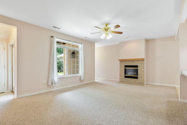 W398N5953 Autumn Woods DRIVE, Oconomowoc, WI 53066