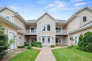W398N5953 Autumn Woods DRIVE, Oconomowoc, WI 53066