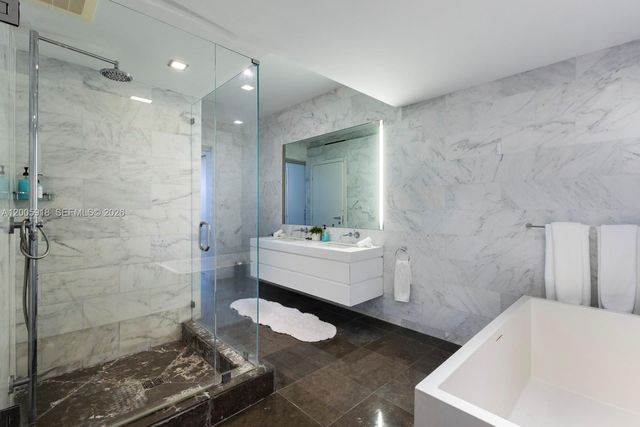 220 21st St 303, Miami Beach, FL 33139