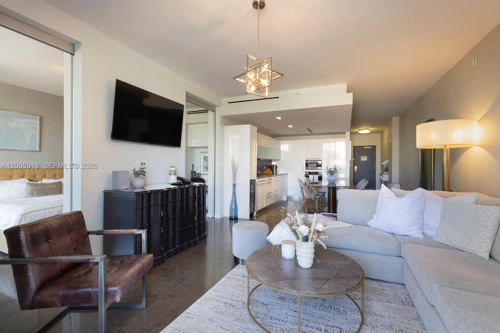 220 21st St 303, Miami Beach, FL 33139