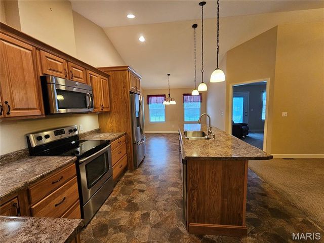 601 Elizabeth Drive, Litchfield, IL 62056