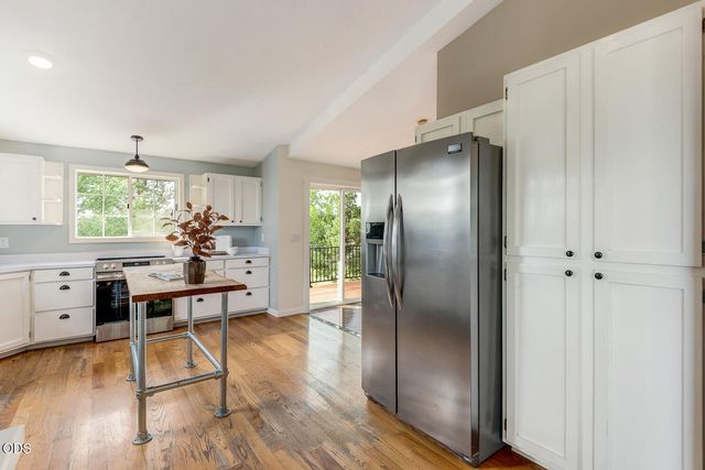 64160 Pioneer Loop, Bend, OR 97701
