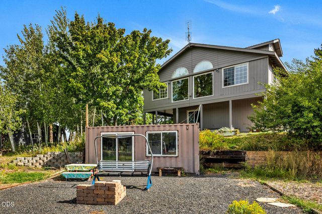 64160 Pioneer Loop, Bend, OR 97701
