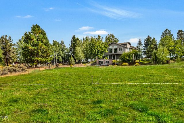 64160 Pioneer Loop, Bend, OR 97701