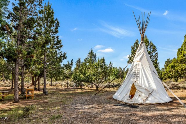 64160 Pioneer Loop, Bend, OR 97701