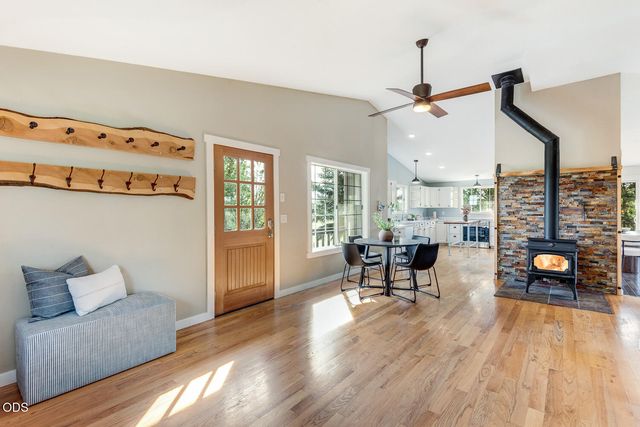 64160 Pioneer Loop, Bend, OR 97701