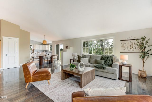 64160 Pioneer Loop, Bend, OR 97701