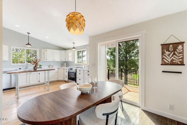 64160 Pioneer Loop, Bend, OR 97701