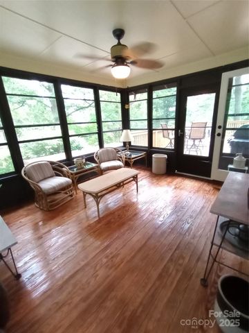 74 Melinda G Lane, Hendersonville, NC 28739