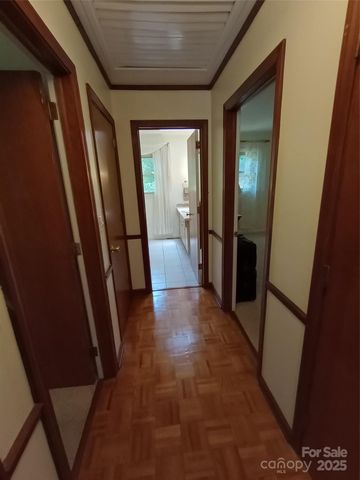 74 Melinda G Lane, Hendersonville, NC 28739