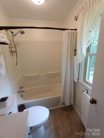 74 Melinda G Lane, Hendersonville, NC 28739