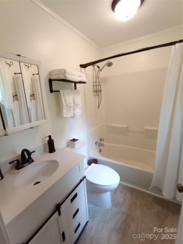 74 Melinda G Lane, Hendersonville, NC 28739