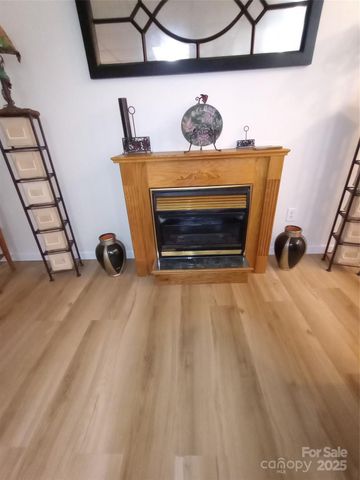 74 Melinda G Lane, Hendersonville, NC 28739