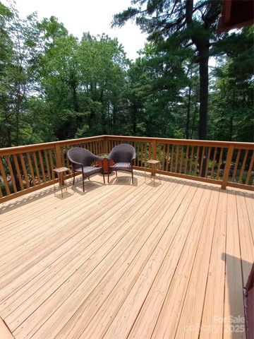 74 Melinda G Lane, Hendersonville, NC 28739