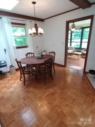 74 Melinda G Lane, Hendersonville, NC 28739