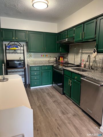 103 Peddlars Drive 103, Branford, CT 06405