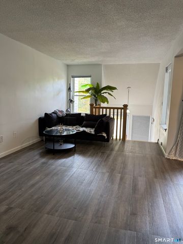 103 Peddlars Drive 103, Branford, CT 06405