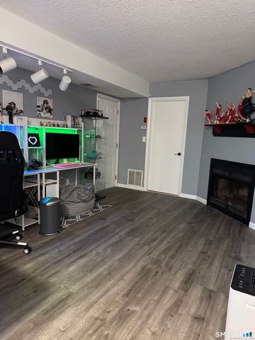 103 Peddlars Drive 103, Branford, CT 06405