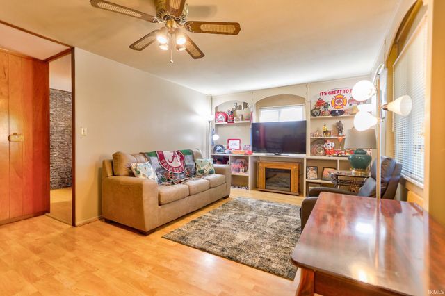 413 North Park Drive, Evansville, IN 47710