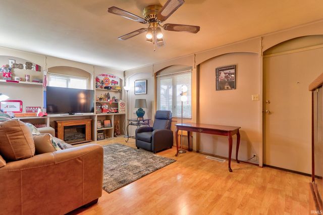 413 North Park Drive, Evansville, IN 47710