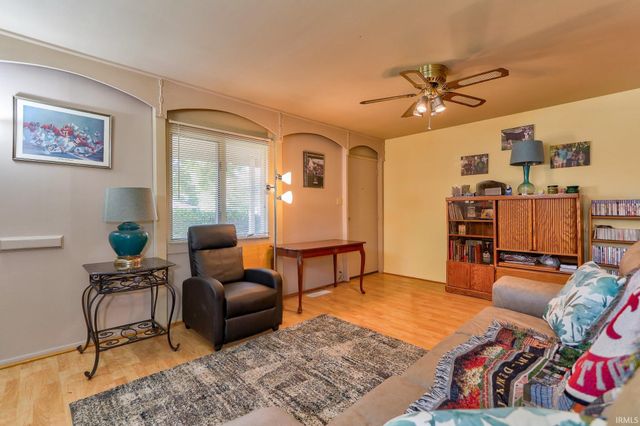 413 North Park Drive, Evansville, IN 47710