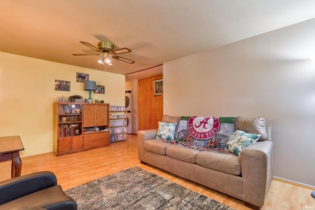 413 North Park Drive, Evansville, IN 47710